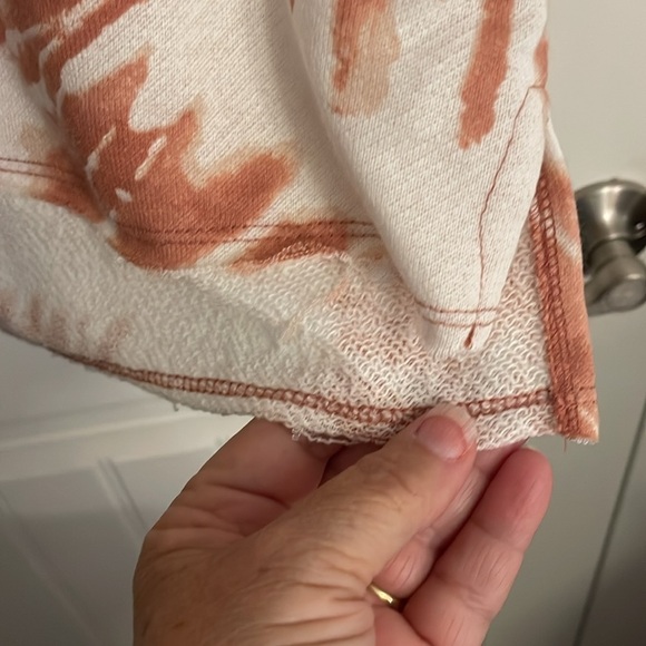 Entro tie-dyed, cotton blend on Poshmark 3/4 sleeve women’s S shirt‎ Raw edge - Picture 4 of 9